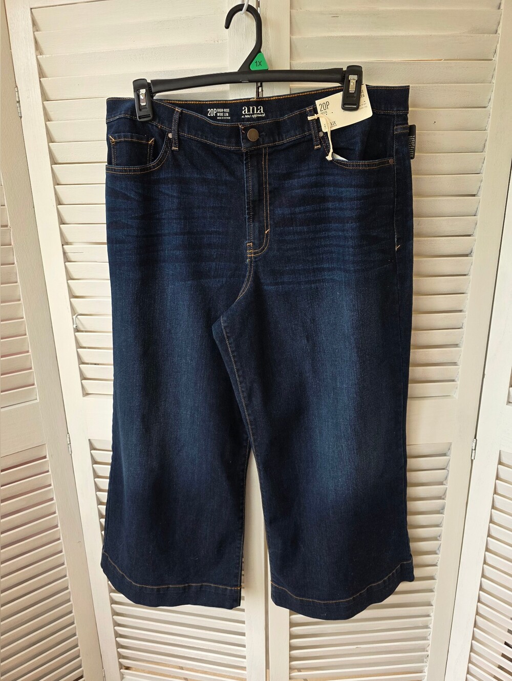 a.n.a. High Rise Wide Leg Denim Capri Women's Plus Size 20P